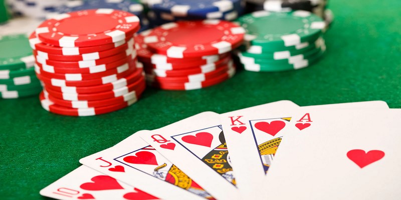 Cách chơi Poker nhìn chung khá đơn giản, tân binh dễ nắm bắt